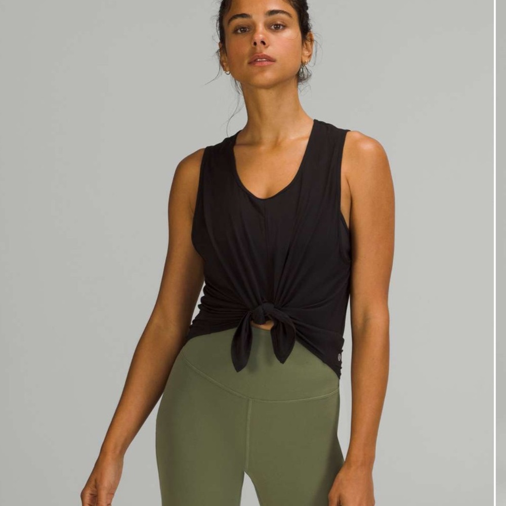 Lululemon Flow Y 2-in-1 Yoga Tank Top *Light Support, A–C Cups
Black